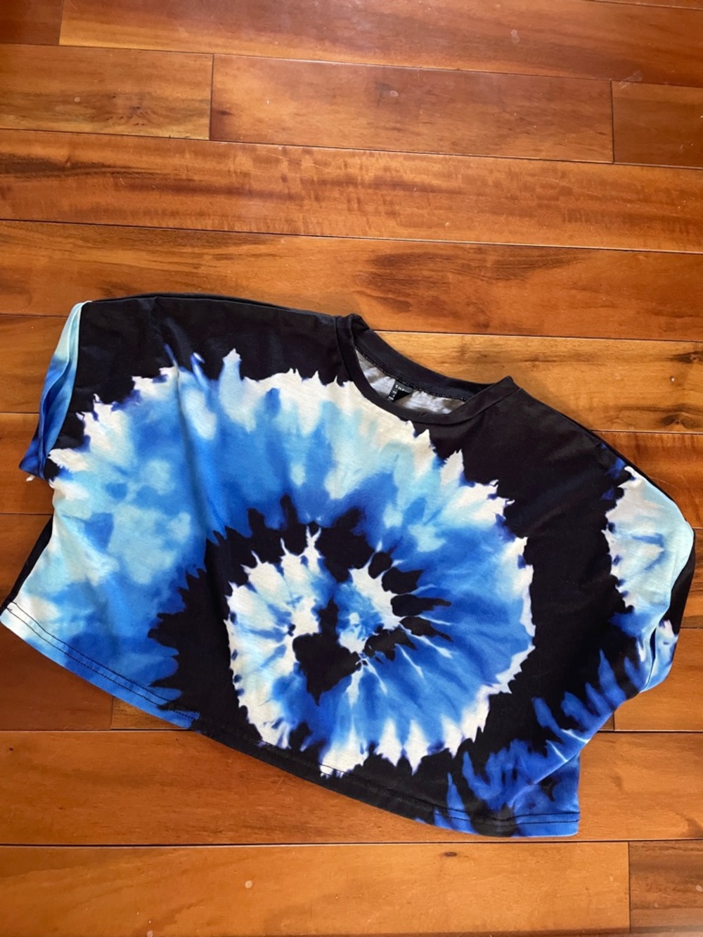 Tie-Dye Blue Cropped Women’s Tee